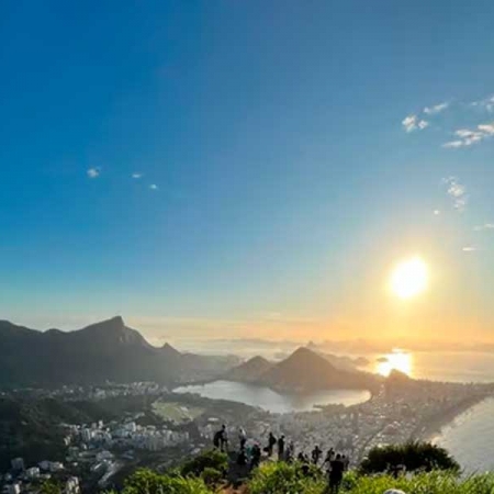 Nascer do Sol no Morro Dois Irmãos