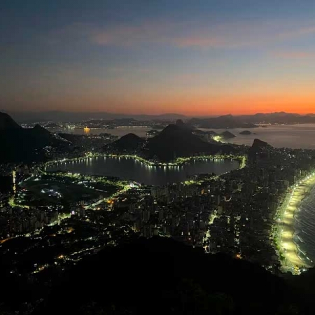Nascer do Sol no Morro Dois Irmãos